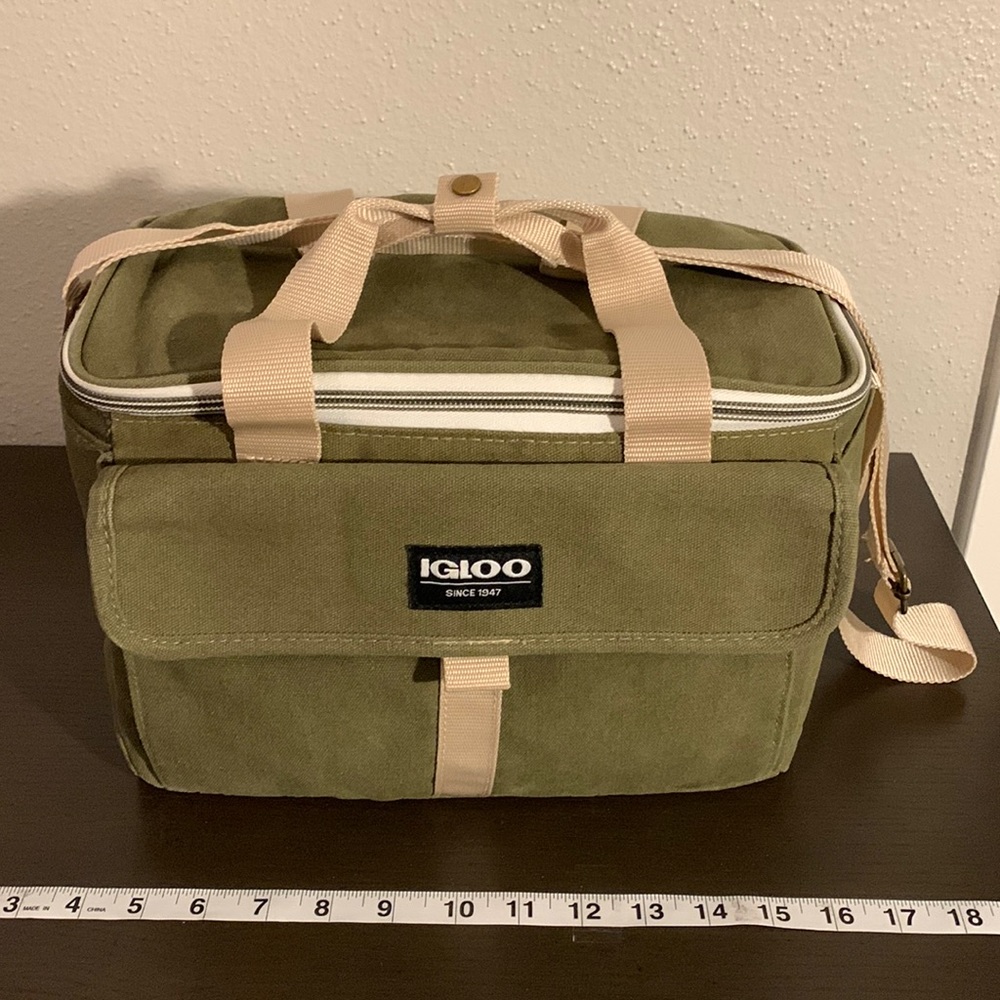 Igloo Green and Tan Insulated Cooler Bag